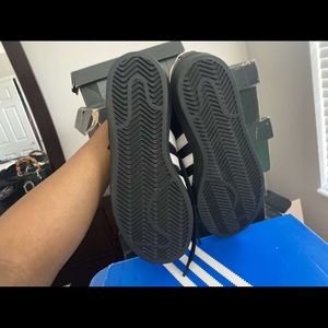 Adidas superstars size 4 gs